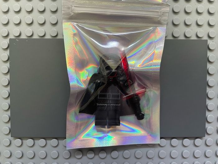 Lego Star Wars sw1061 Supreme Leader Kylo Ren minifigure (Cape)