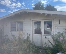 Log cabin