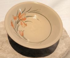 Set of 4 Vintage Biltons England Saffron Iris Bowls