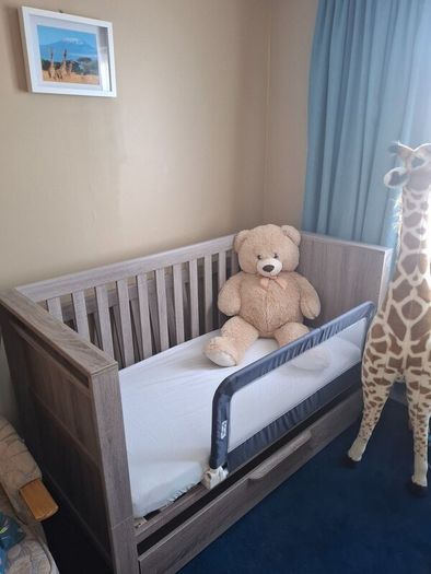 Mamas & Papas Franklin Cot Bed - Grey - Excellent