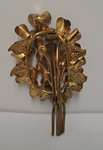 Vintage brooch flower bouquet