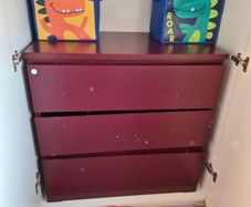 chested drawers