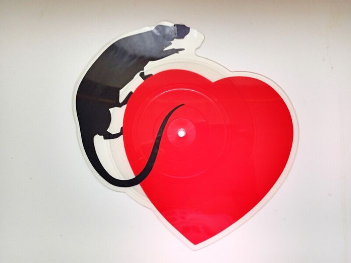 Ratt  You Re In Love  Shaped Pic Disc