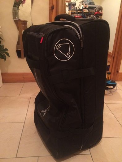 Endura cycling Rolling case with compartments