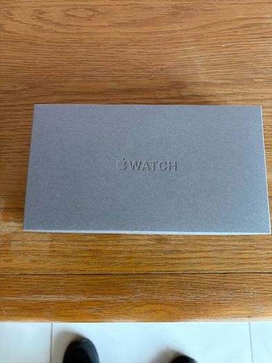 Apple Watch Ultra 4 GPS + Cellular 49mm Black Case Burgundy Trail Loop M/L