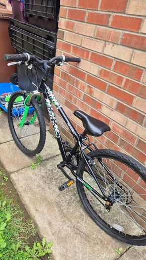 apollo kids bike 24inch wheels