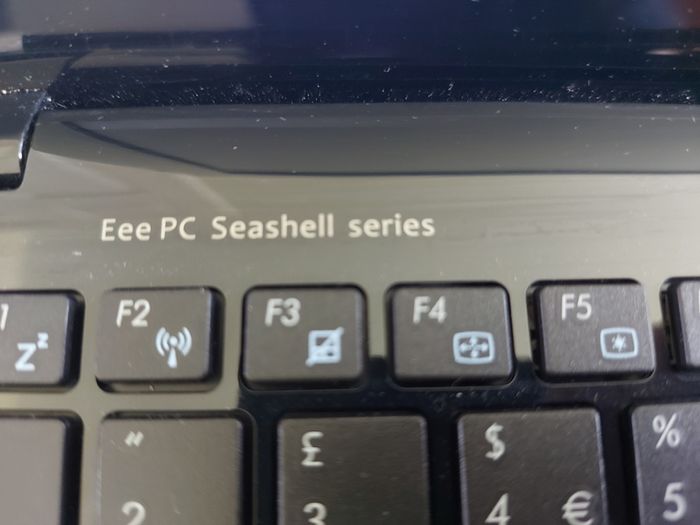 EEPC Seashell Series, Red, Intel Atom CPU N2600, 1.6GHz, 1GB Ram, 320GB HDD, Windows 7 Ultimate, Opera, Chrome