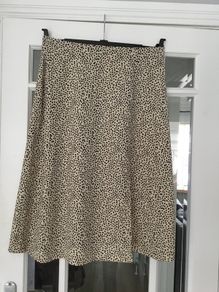 Ladies midi skirt. Size 10.
