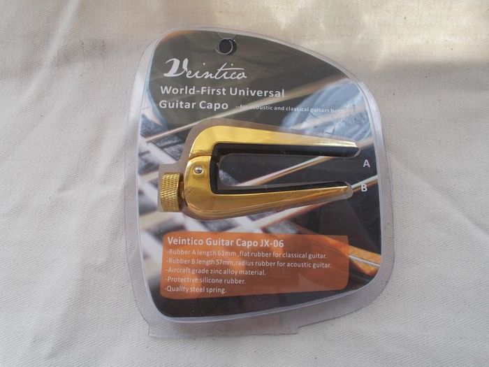 Veintico Universal Guitar Capo (Acoustic/Classical)