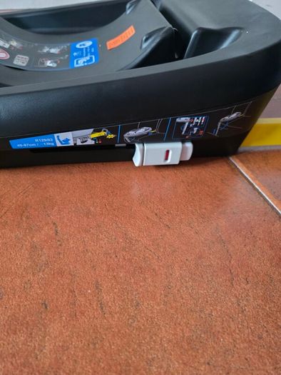 Baby car seat with isofix
