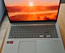 ASUS Vivobook Laptop 15 OLED
