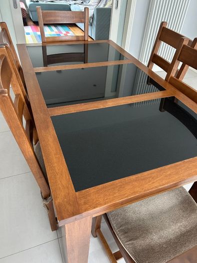 Dining Table and 6 matching chairs for sale