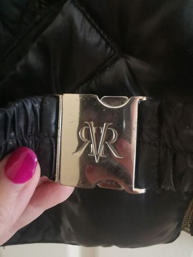 jacket River Island
