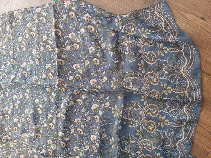 Lot of 8 scarves