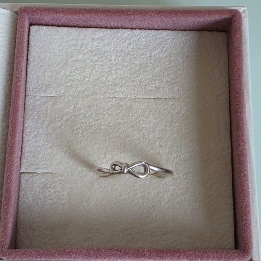 Pandora infinity knot ring size 54(no box)