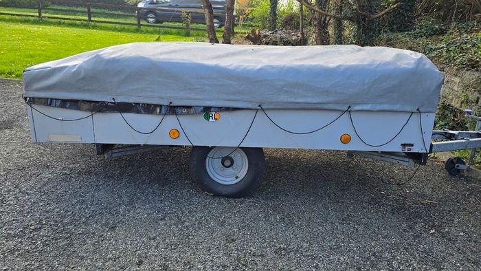 Triagano 315 GL Trailer tent
