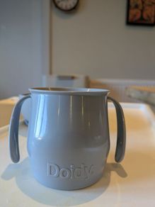 Doidy cup and suction plate for feeding.