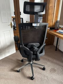 Ergonomic office chair