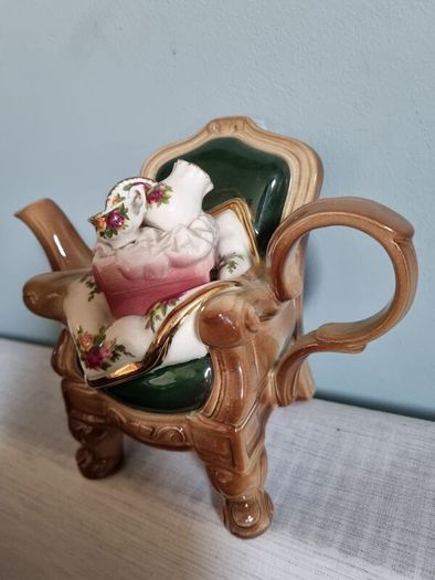 Rare Collectible  Royal Albert 'Old Country Roses' Large Autumn Chair  Teapot by Cardew Design