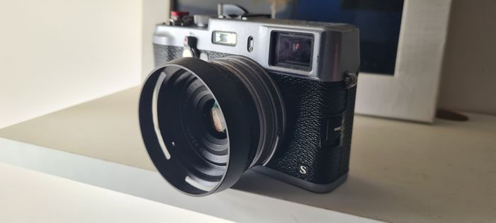 x100s  Fujifilm Digital Camera with 2.8-Inch LCD (Silver & Black)