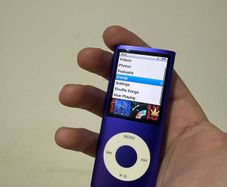Ipod nano 4 purple 8 gb