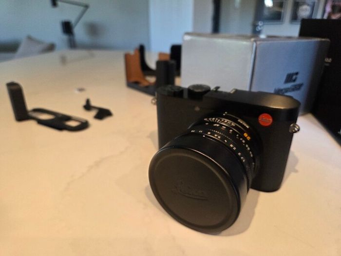 leica q2