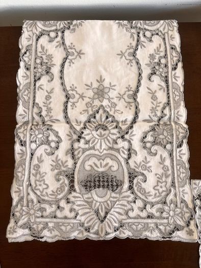 Embroidered Table Runner, 8 Placement Mats and 8 Napkins