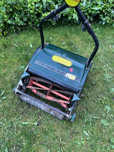 Webb 30cm Hand-push Roller Lawn Mower