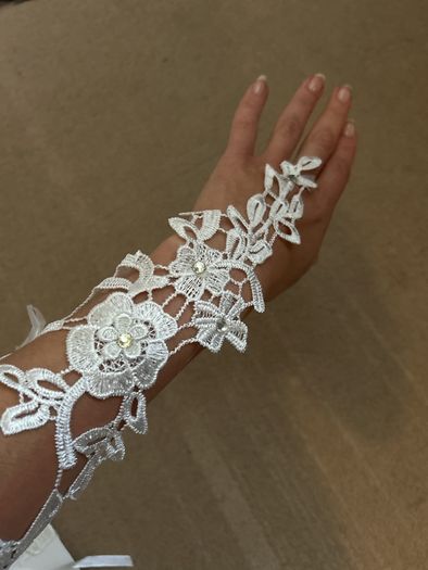 Wedding crochet gloves