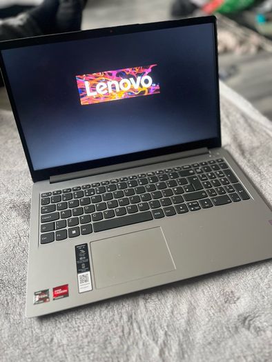 Lenovo ideapad 15,7