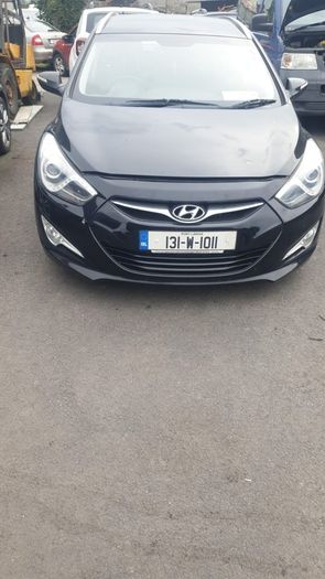 Hyundai i40 breaking