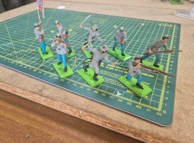 toy soldiers