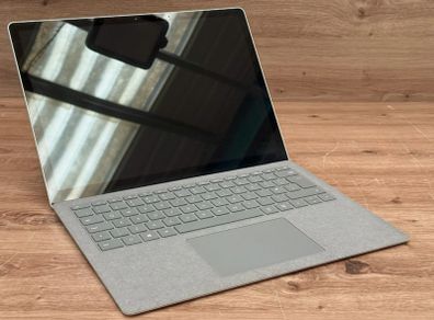 Microsoft Surface Laptop 4 Touchscreen 1958 Amd Ryzen 5 2.20GHz 14" 16GB RAM 256GB SSD 6x Cores AMD Ryzen 5 with Radeon Graphics Win 11 Pro