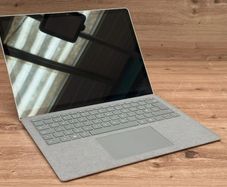 Microsoft Surface Laptop 4 Touchscreen 13" 1951 Intel I7-1185G7 3.00GHz 16GB RAM 512GB NVMe SSD Win 11 Pro
