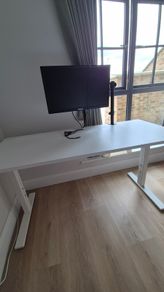 Selling Office IKEA desk + Built-In Socket board