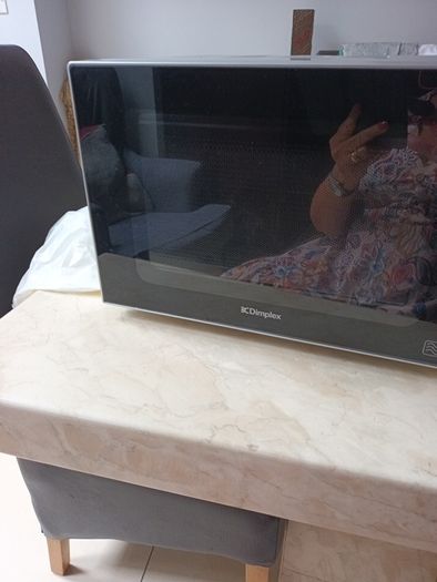 Dimplex Silver  Freestanding Microwave  Oven - Model   980353 - 20 Li