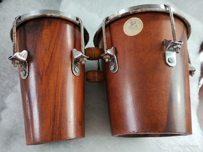 Set of bongos (26224)