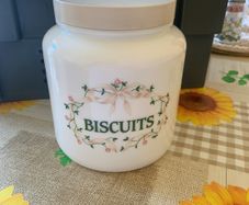 Eternal Beau Biscuit barrel / storage jar