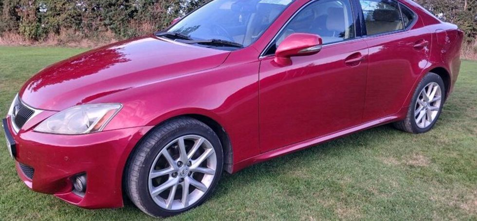 Lexus is200d