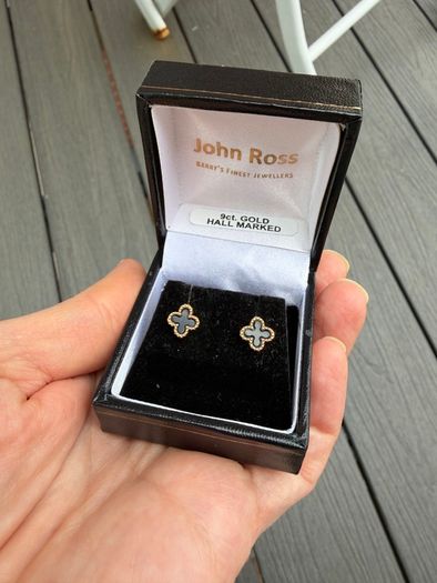 9ct gold onyx quatrefoil earrings