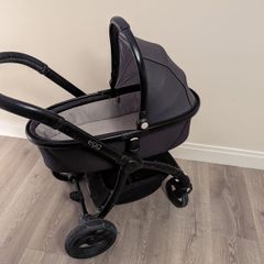 Egg Travel System (Carrycot & Stroller) + Footmuff