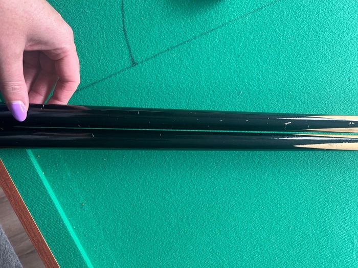 Mini pool table