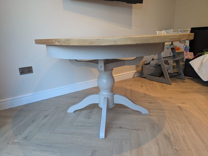 Round table (extendable)