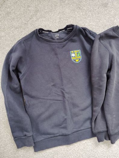 Maynooth boys school jumper.age 9/10