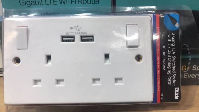 Double Socket with USB White