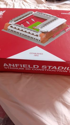liverpool lego set - anfield stadium (new never opened)