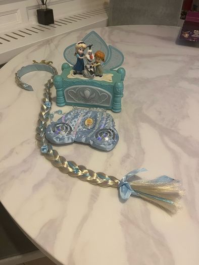 Elsa jewellery box (batteries included) bag and headband
