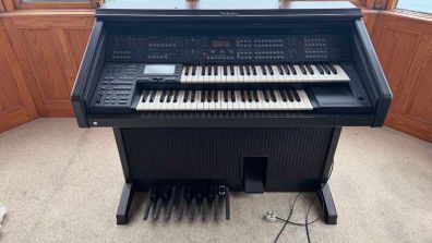 Technics SX-GX5 Organ with bench, Manual, Sheet Music and more.