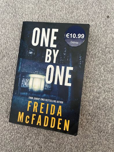 Freida McFadden - One by One