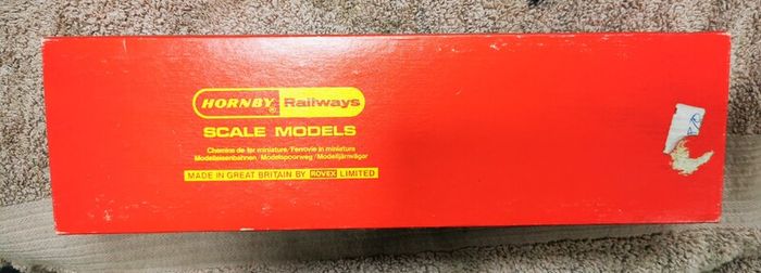 Hornby R765 Lord Westwood red locomotive